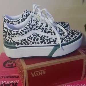 Woman Vans old skool stacked trainers